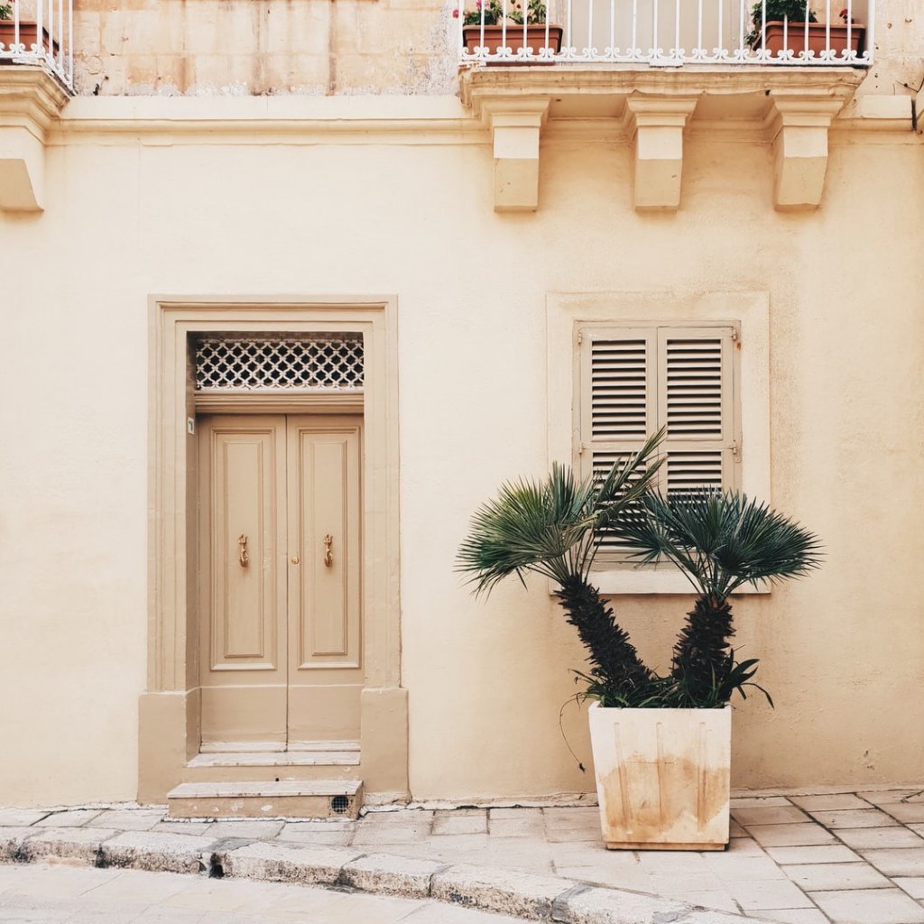 Our Top 5 Favorite Travel Accounts